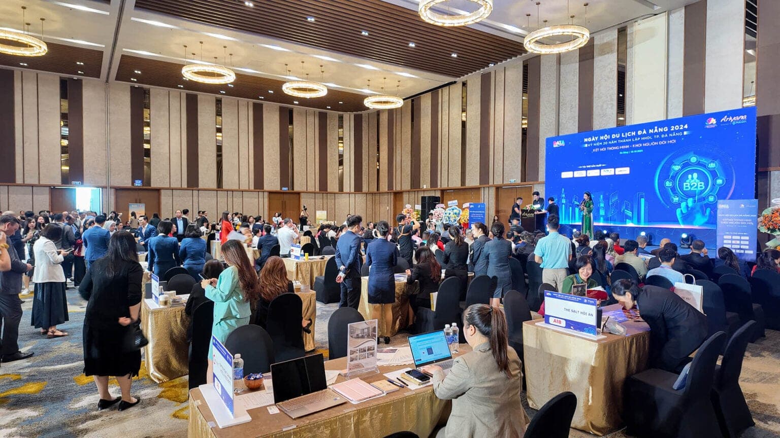 The exhibition and matching floor at Ariyana, 2024 edition